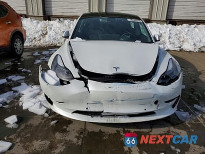 Piąte zdjęcie samochodu w środku: 2022 TESLA MODEL 3 VIN:5YJ3E1EC1NF163806 - miniatura