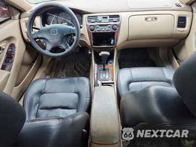 Zdjęcie 8 z 13 samochodu: 2000 HONDA ACCORD EX VIN:1HGCG2259YA005556 - miniatura