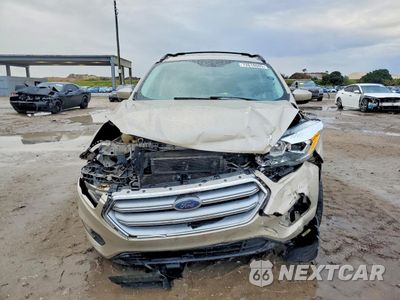 Piąte zdjęcie samochodu w środku: 2017 FORD ESCAPE SE VIN:1FMCU9G92HUB24376 - miniatura