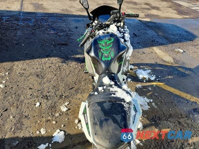 Zdjęcie 6 z 9 samochodu: 2022 KAWASAKI EX650 N VIN:ML5EXEN13NDA73683 - miniatura