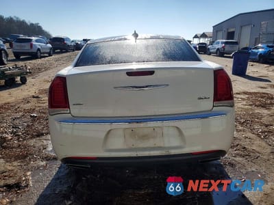 Zdjęcie 6 z 12 samochodu: 2018 CHRYSLER 300 TOURING VIN:2C3CCARGXJH195648 - miniatura