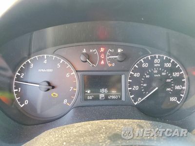 Zdjęcie 9 z 12 samochodu: 2014 NISSAN SENTRA S VIN:3N1AB7AP8EY248323 - miniatura
