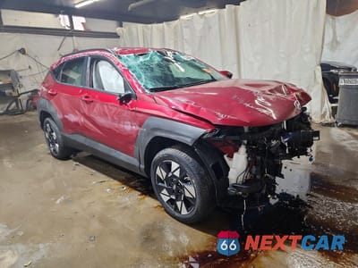 Czwarte zdjęcie samochodu z boku: 2025 HYUNDAI KONA SEL VIN:KM8HBCAB8SU300519 - miniatura