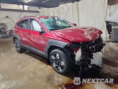 Czwarte zdjęcie samochodu z boku: 2025 HYUNDAI KONA SEL VIN:KM8HBCAB8SU300519 - miniatura