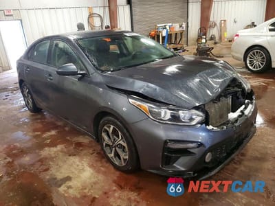 Czwarte zdjęcie samochodu z boku: 2020 KIA FORTE LXS VIN:3KPF24AD9LE195542 - miniatura