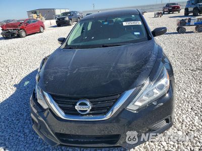 Piąte zdjęcie samochodu w środku: 2018 NISSAN ALTIMA 2.5 VIN:1N4AL3AP6JC133487 - miniatura