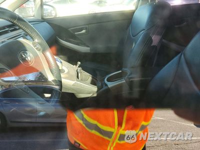 Zdjęcie 7 z 13 samochodu: 2014 TOYOTA PRIUS VIN:JTDKN3DU9E1850543 - miniatura