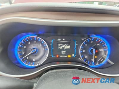 Zdjęcie 9 z 12 samochodu: 2017 CHRYSLER PACIFICA TOURING L VIN:2C4RC1BG0HR739658 - miniatura