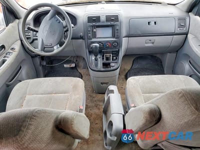 Zdjęcie 8 z 12 samochodu: 2005 KIA SEDONA EX VIN:KNDUP132456769993 - miniatura