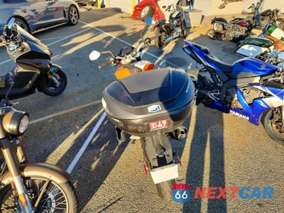 Czwarte zdjęcie samochodu z boku: 2017 KTM 690 DUKE VIN:VBKLDV408HM798758 - miniatura