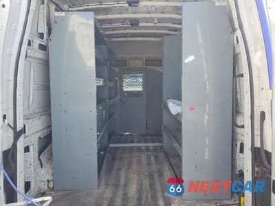 Zdjęcie 10 z 13 samochodu: 2012 NISSAN NV 2500 UTILITY / SERVICE VAN VIN:1N6BF0LX0CN115279 - miniatura