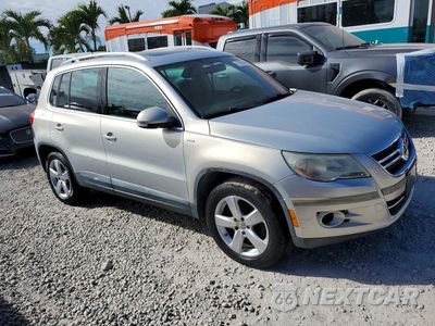 Czwarte zdjęcie samochodu z boku: 2010 VOLKSWAGEN TIGUAN SE VIN:WVGBV7AX9AW521775 - miniatura