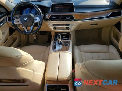 Zdjęcie 8 z 11 samochodu: 2018 BMW 740 XE VIN:WBA7J2C57JG938324 - miniatura
