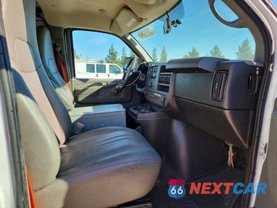 Zdjęcie 8 z 13 samochodu: 2014 CHEVROLET EXPRESS 2500 UTILITY / SERVICE VAN VIN:1GCWGFCB7E1120286 - miniatura