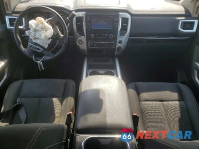 Zdjęcie 8 z 14 samochodu: 2018 NISSAN TITAN SV VIN:1N6AA1E69JN545152 - miniatura