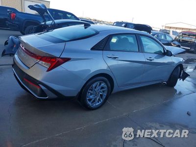 Trzecie zdjęcie samochodu z tyłu: 2025 HYUNDAI ELANTRA BLUE VIN:KMHLM4DJ4SU177945 - miniatura