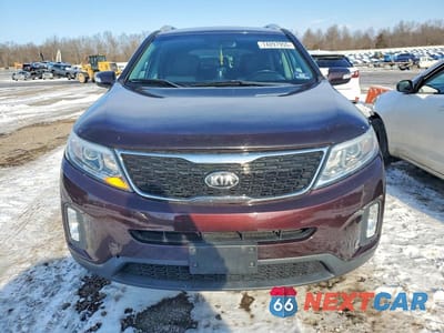 Piąte zdjęcie samochodu w środku: 2015 KIA SORENTO LX VIN:5XYKTDA76FG590193 - miniatura