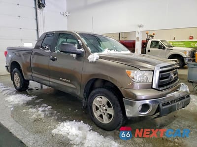 Czwarte zdjęcie samochodu z boku: 2012 TOYOTA TUNDRA DOUBLE CAB SR5 VIN:5TFUM5F1XCX029973 - miniatura
