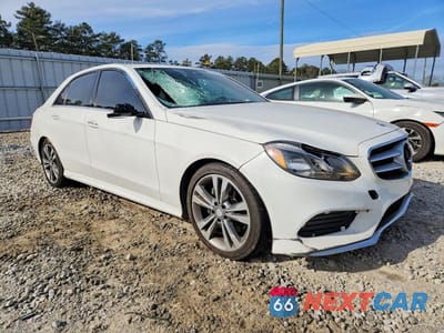 Czwarte zdjęcie samochodu z boku: 2016 MERCEDES-BENZ E 350 VIN:WDDHF5KB0GB273215 - miniatura