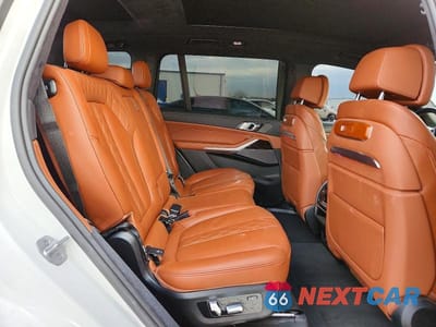 Zdjęcie 11 z 13 samochodu: 2025 BMW X7 M60I VIN:5UX33EM02S9X10235 - miniatura