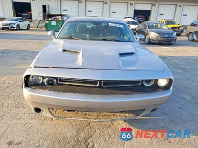 Piąte zdjęcie samochodu w środku: 2016 DODGE CHALLENGER SXT VIN:2C3CDZAG7GH316894 - miniatura