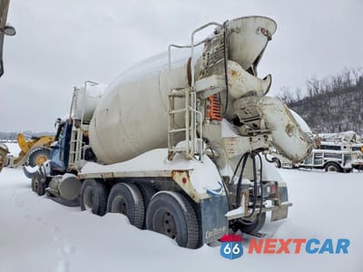 Trzecie zdjęcie samochodu z tyłu: 2023 INTERNATIONAL HX620 READY MIX TRUCK VIN:3HTPCTZT4PN210450 - miniatura