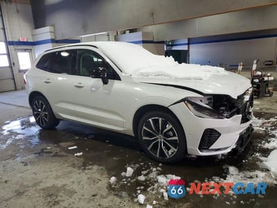 Czwarte zdjęcie samochodu z boku: 2024 VOLVO XC60 ULTIMATE VIN:YV4L12RM7R1873485 - miniatura