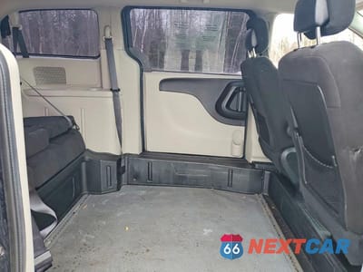Zdjęcie 11 z 14 samochodu: 2015 DODGE GRAND CARAVAN SE VIN:2C4RDGBG8FR616686 - miniatura
