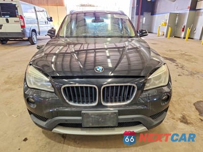 Piąte zdjęcie samochodu w środku: 2014 BMW X1 XDRIVE28I VIN:WBAVL1C54EVY20583 - miniatura