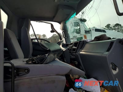 Zdjęcie 12 z 12 samochodu: 2018 ISUZU NPR HD VIN:54DC4W1B6JS811405 - miniatura