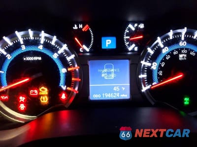 Zdjęcie 9 z 12 samochodu: 2014 TOYOTA 4RUNNER SR5 VIN:JTEBU5JR4E5199499 - miniatura