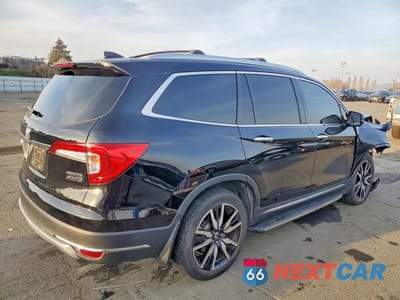 Trzecie zdjęcie samochodu z tyłu: 2019 HONDA PILOT TOURING VIN:5FNYF6H90KB059433 - miniatura
