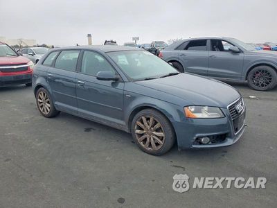 Czwarte zdjęcie samochodu z boku: 2011 AUDI A3 PREMIUM VIN:WAUBEAFM6BA156161 - miniatura