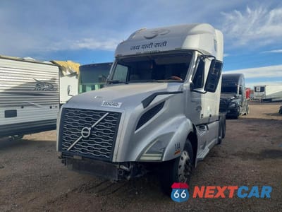 Drugie zdjęcie samochodu z przodu: 2019 VOLVO VNL SEMI TRUCK VIN:4V4NC9TH4KN217788 - miniatura