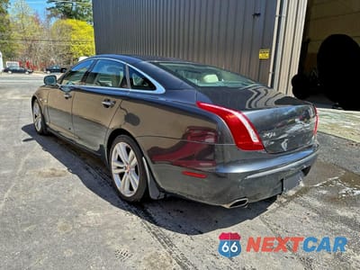 Trzecie zdjęcie samochodu z tyłu: 2011 JAGUAR XJL VIN:SAJWA2GB8BLV15633 - miniatura