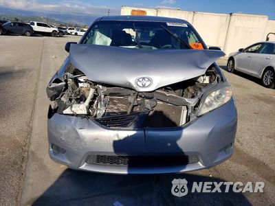 Piąte zdjęcie samochodu w środku: 2016 TOYOTA SIENNA VIN:5TDZK3DC0GS736919 - miniatura