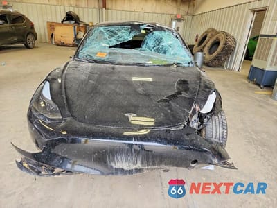Piąte zdjęcie samochodu w środku: 2023 TESLA MODEL 3 VIN:5YJ3E1EA4PF702811 - miniatura