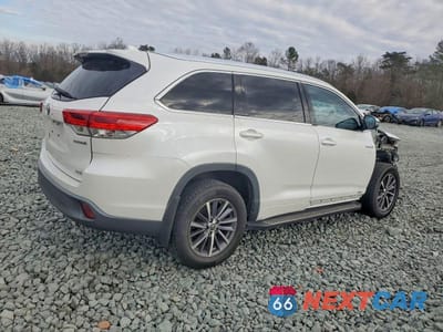 Trzecie zdjęcie samochodu z tyłu: 2018 TOYOTA HIGHLANDER HYBRID VIN:5TDJGRFHXJS049707 - miniatura