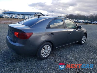 Trzecie zdjęcie samochodu z tyłu: 2013 KIA FORTE EX VIN:KNAFU4A23D5695456 - miniatura