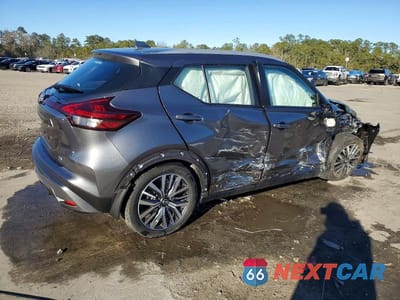 Trzecie zdjęcie samochodu z tyłu: 2023 NISSAN KICKS SV VIN:3N1CP5CV1PL484080 - miniatura
