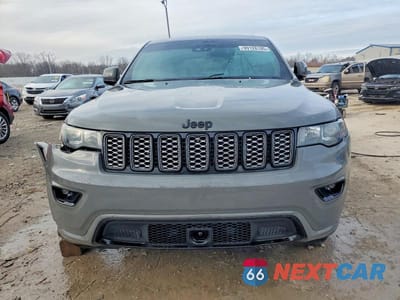 Piąte zdjęcie samochodu w środku: 2020 JEEP GRAND CHEROKEE LAREDO VIN:1C4RJFAG8LC424175 - miniatura