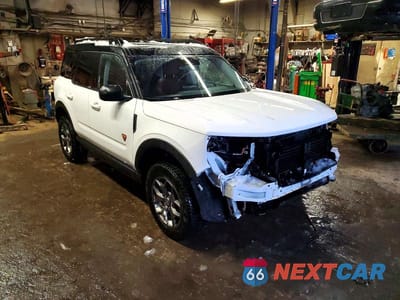 Czwarte zdjęcie samochodu z boku: 2023 FORD BRONCO SPORT BADLANDS VIN:3FMCR9D91PRD28369 - miniatura
