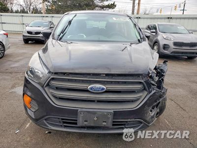 Piąte zdjęcie samochodu w środku: 2019 FORD ESCAPE S VIN:1FMCU0F70KUB76513 - miniatura