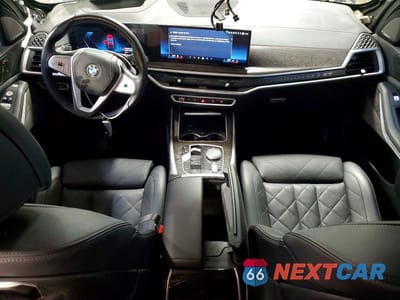 Zdjęcie 8 z 13 samochodu: 2025 BMW X7 XDRIVE40I VIN:5UX23EM04S9W58165 - miniatura