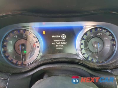 Zdjęcie 9 z 12 samochodu: 2016 CHRYSLER 300 S VIN:2C3CCAGG1GH296511 - miniatura