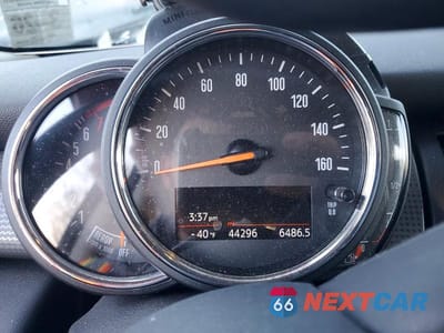 Zdjęcie 9 z 12 samochodu: 2021 MINI COOPER VIN:WMWXR3C07M2N87791 - miniatura