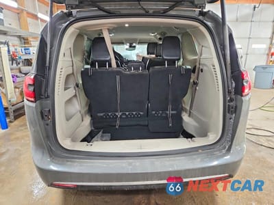 Zdjęcie 6 z 12 samochodu: 2022 CHRYSLER PACIFICA TOURING L VIN:2C4RC1BG9NR176153 - miniatura