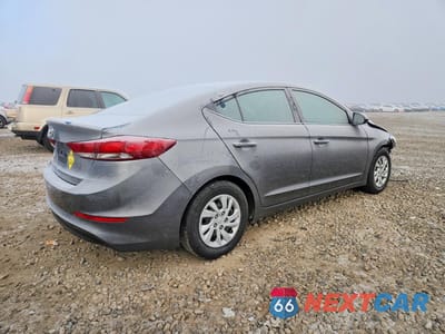 Trzecie zdjęcie samochodu z tyłu: 2018 HYUNDAI ELANTRA SE VIN:5NPD74LF0JH319052 - miniatura