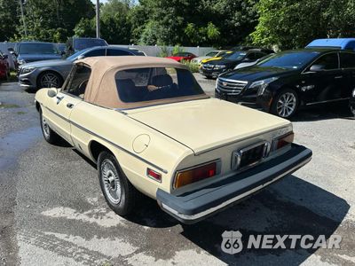 Trzecie zdjęcie samochodu z tyłu: 1982 ALFA ROMEO VELOCE 2000 SPIDER VIN:ZARBA5418C1015601 - miniatura