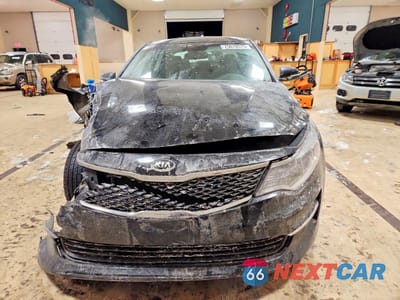 Piąte zdjęcie samochodu w środku: 2018 KIA OPTIMA LX VIN:5XXGT4L36JG250894 - miniatura